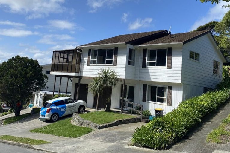 Photo of property in 15 Fyvie Avenue, Tawa, Wellington, 5028