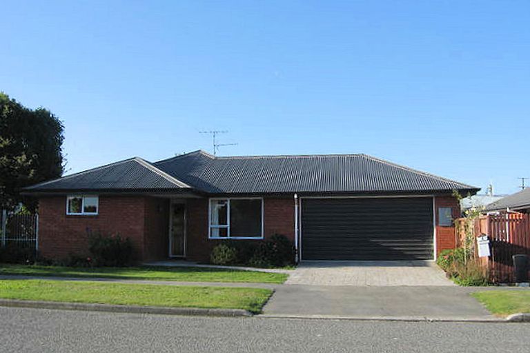 Photo of property in 2 Coleman Place, Darfield, 7510