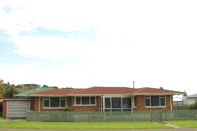 Photo of property in 166 South Road, Spotswood, New Plymouth, 4310