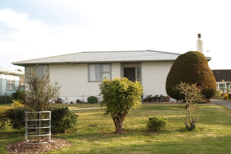 Photo of property in 30 Blake Road, Mangere East, Auckland, 2024