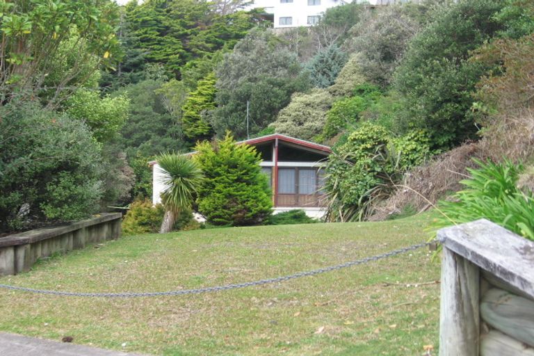 Photo of property in 325 Onemana Drive, Onemana, Whangamata, 3691