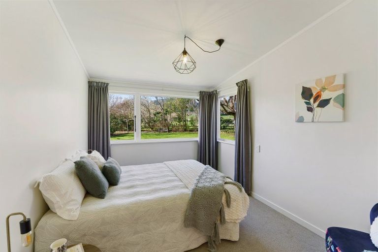 Photo of property in 15 Gleeson Road, Manakau, Levin, 5573