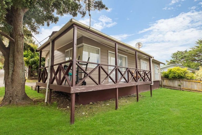 Photo of property in 2/17a Idesia Place, Totara Heights, Auckland, 2105