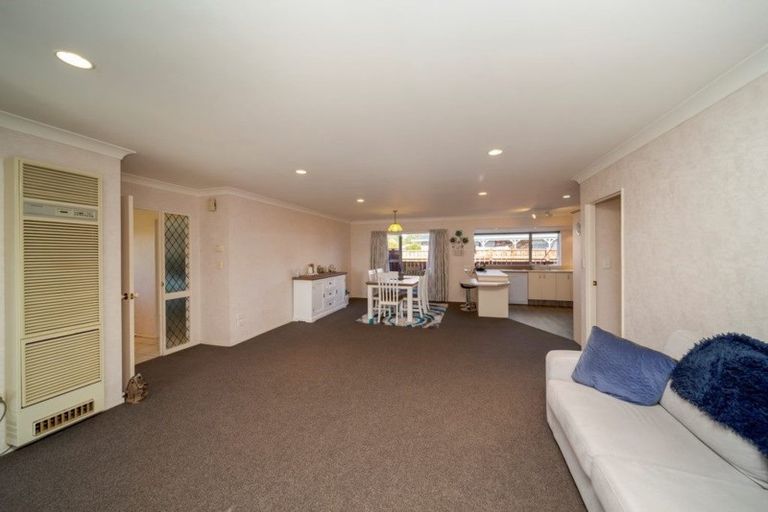 Photo of property in 28 Nikau Street, Inglewood, 4330
