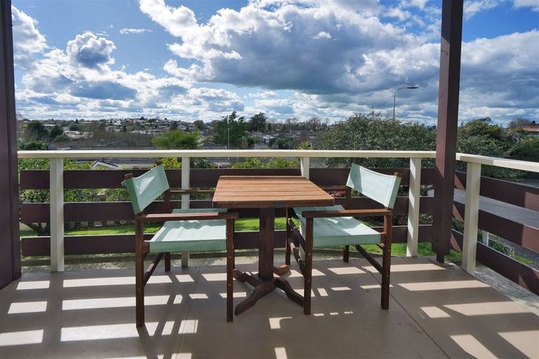 Photo of property in 8 Russleigh Drive, Dinsdale, Hamilton, 3204