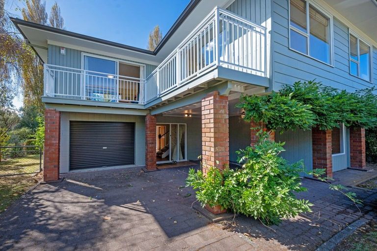 Photo of property in 25 Kinloch Road, Kinloch, Taupo, 3377