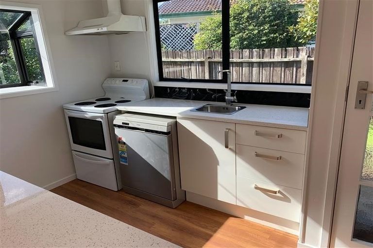 Photo of property in 91 Santiago Crescent, Unsworth Heights, Auckland, 0632