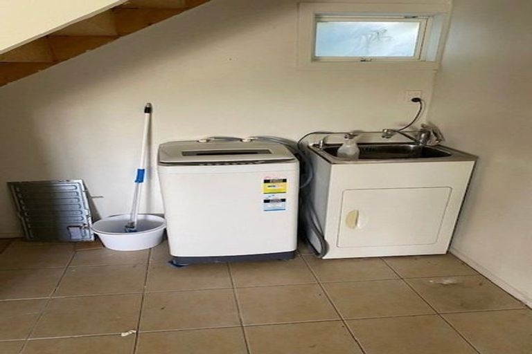 Photo of property in 43 Tongariro Drive, Aotea, Porirua, 5024