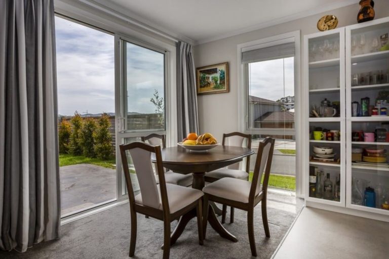 Photo of property in 11 Banks Boulevard, Whitby, Porirua, 5024