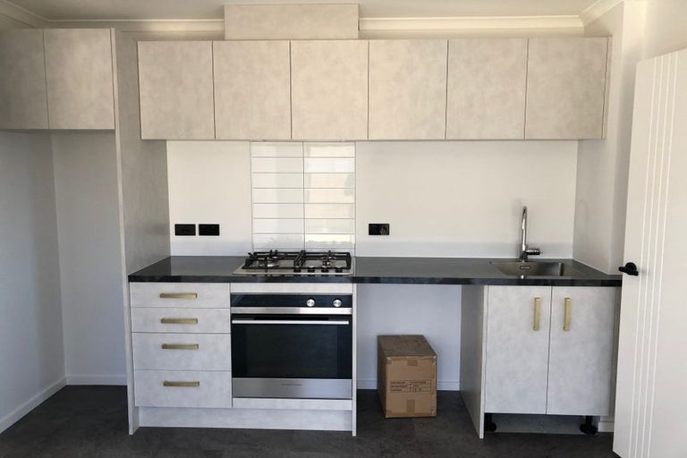 Photo of property in 2 Opaoa Way, Aotea, Porirua, 5024