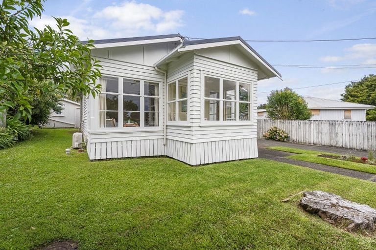 Photo of property in 5 Harbour View Road, Point Chevalier, Auckland, 1022