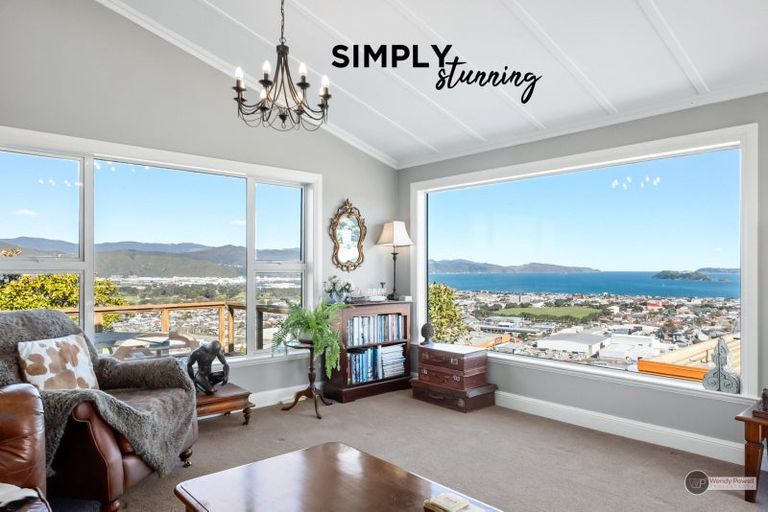 Photo of property in 10 Chestnut Grove, Maungaraki, Lower Hutt, 5010