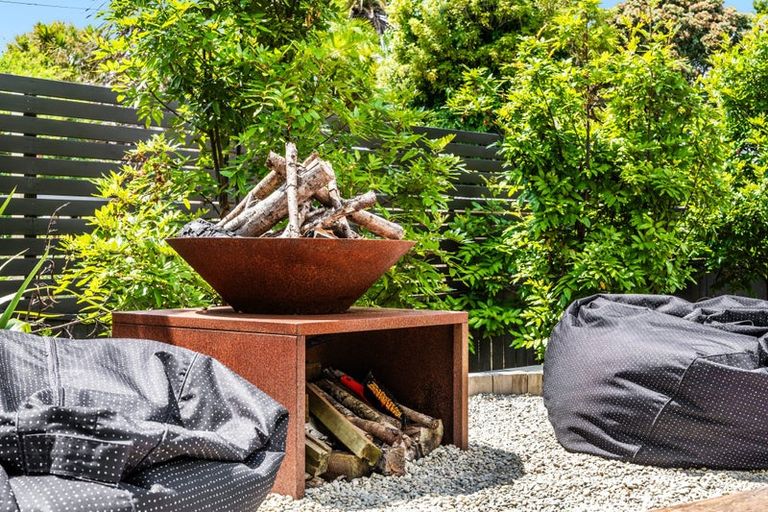 Photo of property in 16 Rewi Street, Torbay, Auckland, 0630