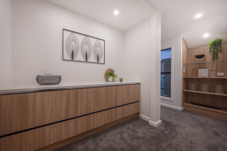 Photo of property in 15a The Parade, Bucklands Beach, Auckland, 2012