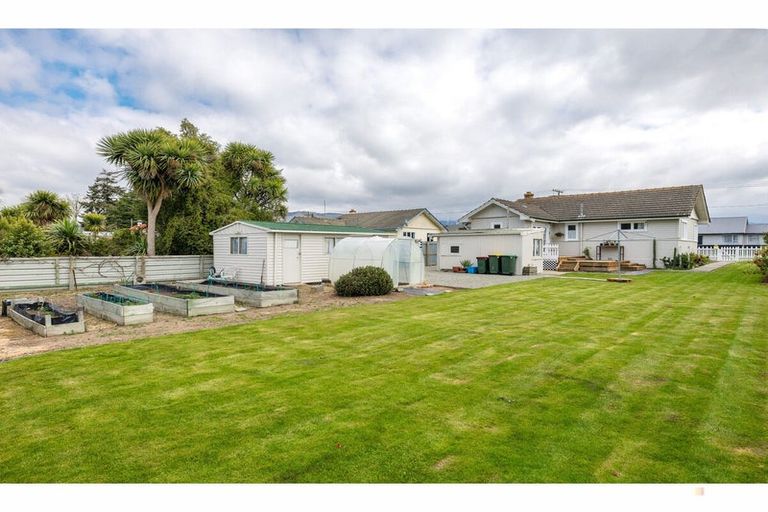 Photo of property in 15 Edward Street, Waimate, 7924