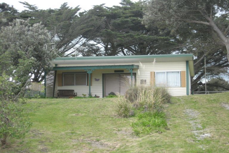 Photo of property in 130 Kahukura Avenue, Waitarere Beach, Levin, 5510