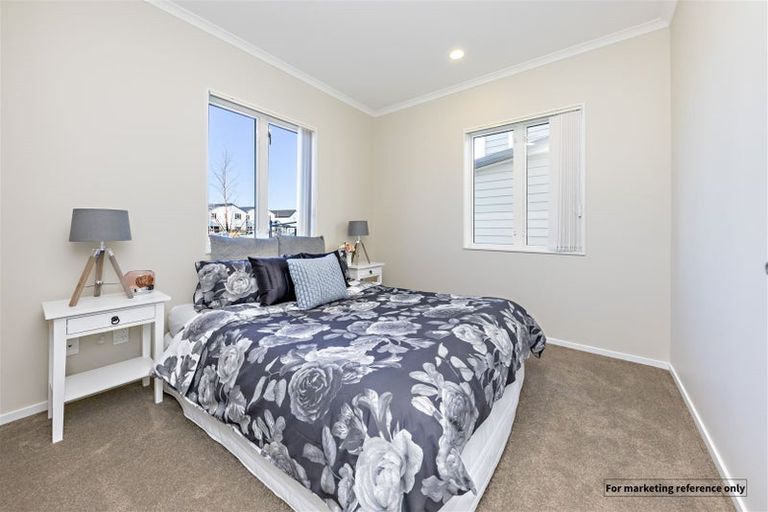 Photo of property in 17 Warbler Crescent, Papakura, 2110