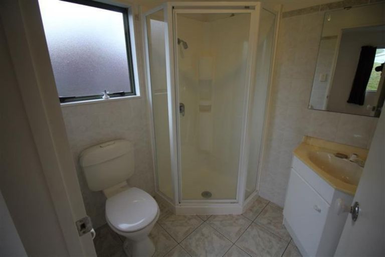 Photo of property in 111 West Harbour Drive, West Harbour, Auckland, 0618