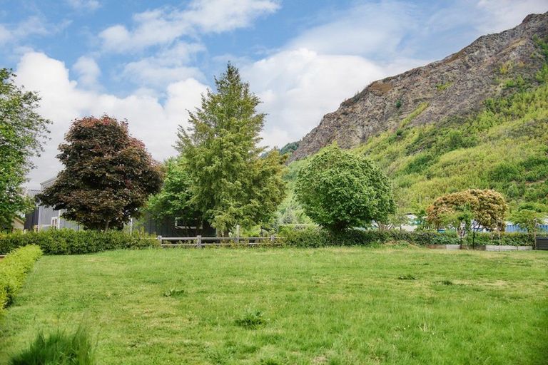 Photo of property in 23 Flynn Lane, Arrowtown, 9302