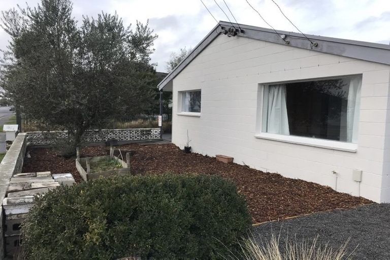 Photo of property in 1/12 Mcfaddens Road, St Albans, Christchurch, 8052