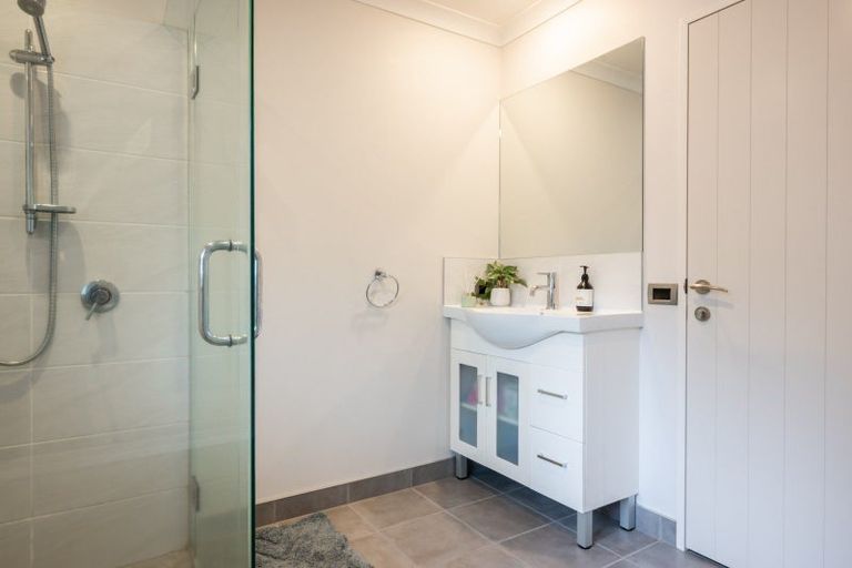 Photo of property in 90 Dalmore Way, Acacia Bay, Taupo, 3385