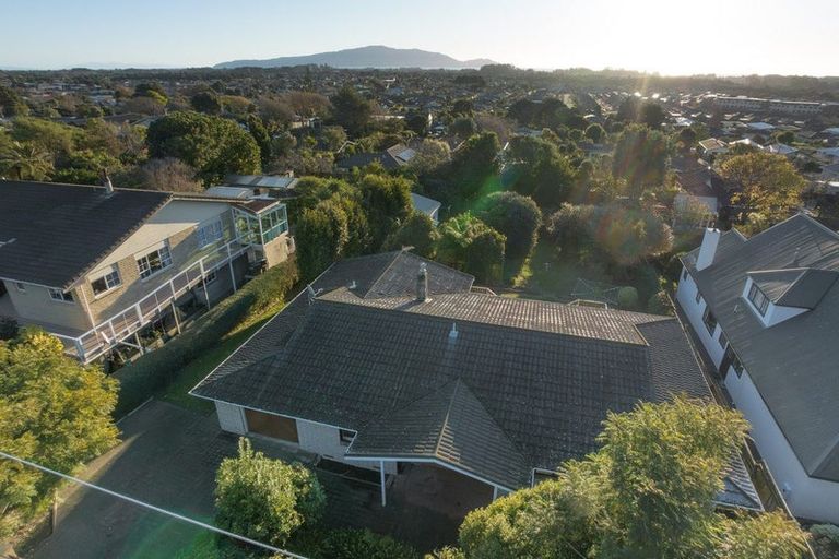 Photo of property in 16 Huia Street, Waikanae, 5036