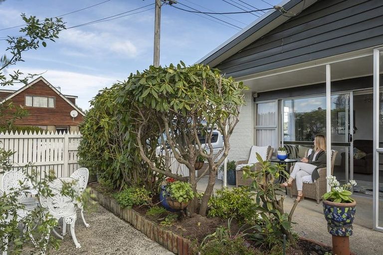 Photo of property in 160 Macandrew Road, South Dunedin, Dunedin, 9012