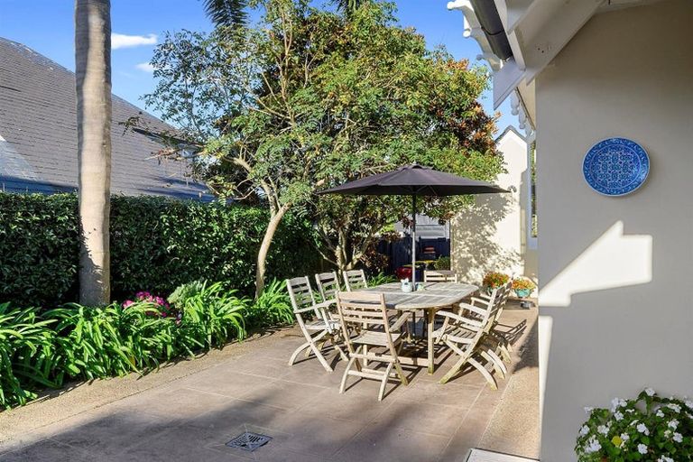 Photo of property in 12 Cecil Road, Milford, Auckland, 0620