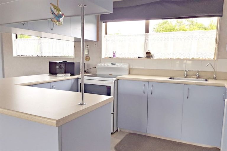 Photo of property in 25 Kowhai Street, Kaka Point, Balclutha, 9271