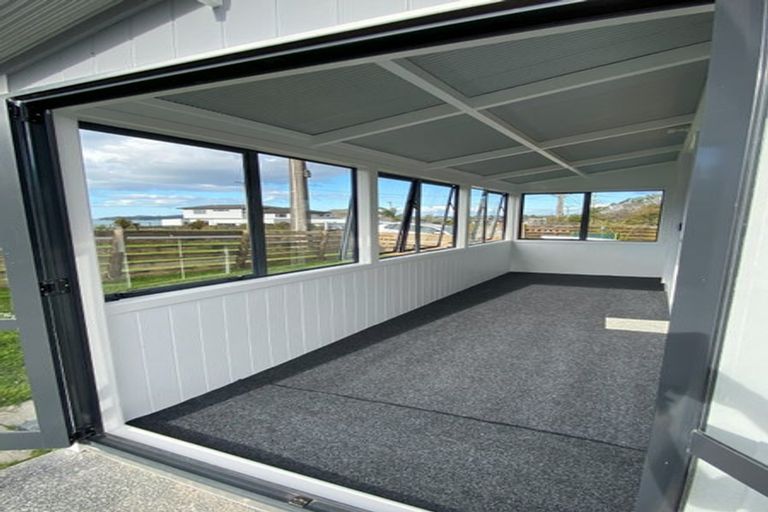 Photo of property in 175 Vipond Road, Stanmore Bay, Whangaparaoa, 0932