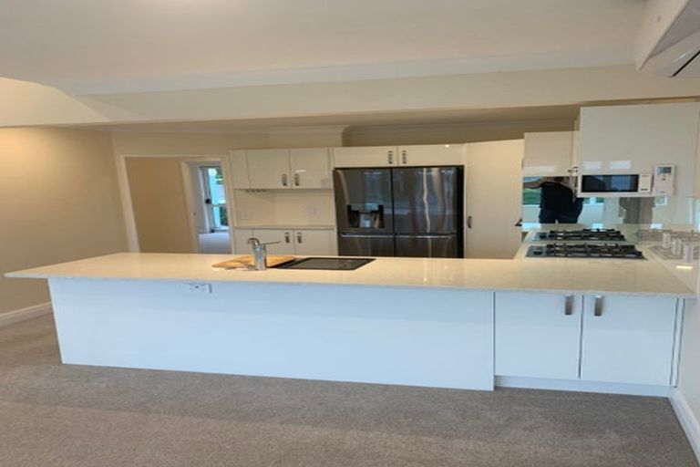 Photo of property in 7a Tindalls Bay Road, Tindalls Beach, Whangaparaoa, 0930