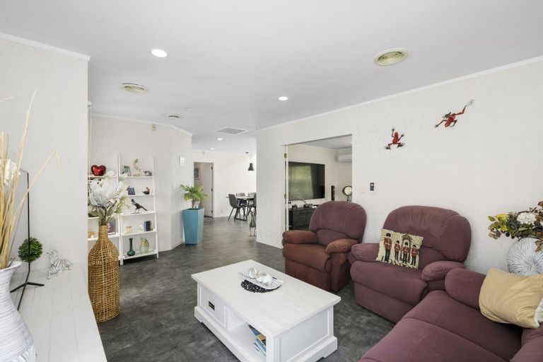 Photo of property in 2/21 Sharpe Crescent, Wainuiomata, Lower Hutt, 5014