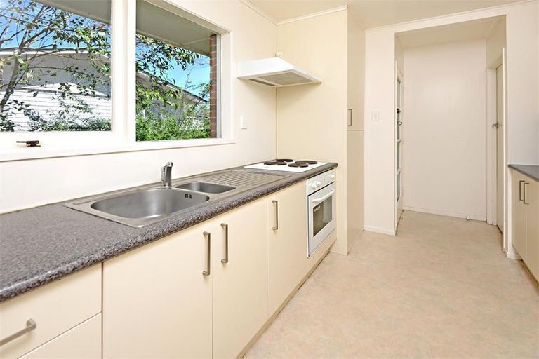 Photo of property in 41 Gossamer Drive, Pakuranga Heights, Auckland, 2010