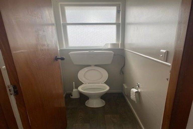 Photo of property in 3164 Great North Road, New Lynn, Auckland, 0600