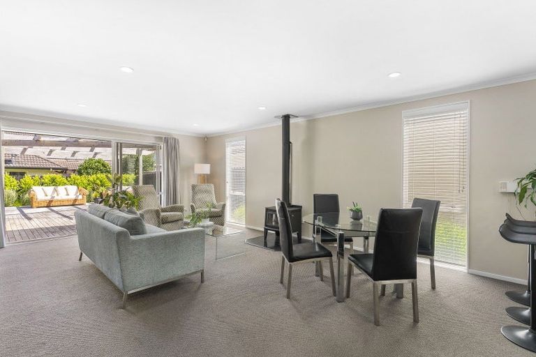 Photo of property in 38 Bruce Pulman Drive, Takanini, 2112