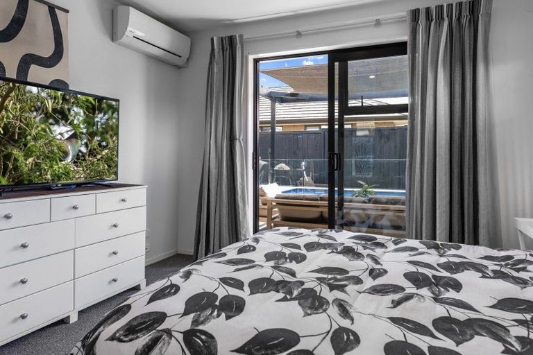 Photo of property in 15 Pohutukawa Parade, Riverhead, 0820