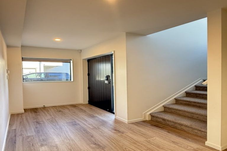 Photo of property in 30d Durham Street, Te Atatu Peninsula, Auckland, 0610