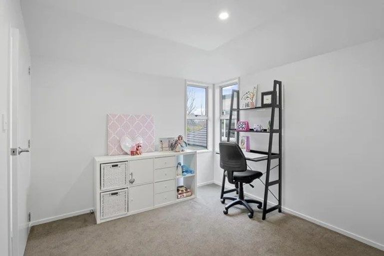 Photo of property in 132 Lake Terrace Road, Burwood, Christchurch, 8061