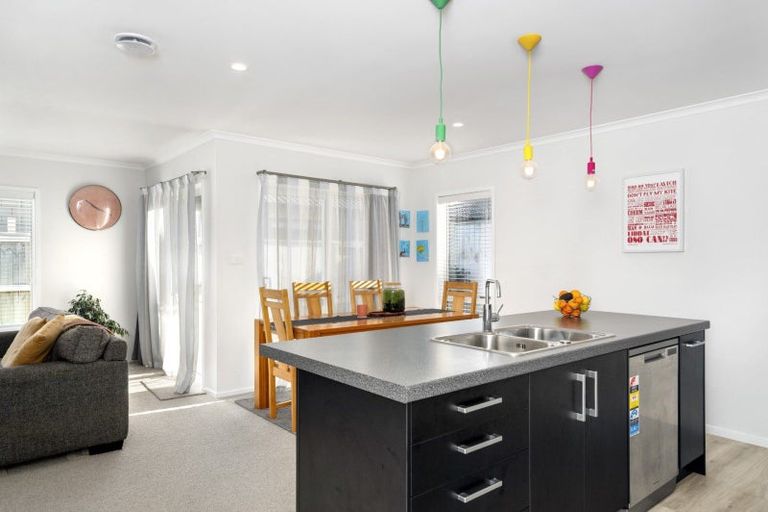 Photo of property in 43a Puhirake Crescent, Pyes Pa, Tauranga, 3112