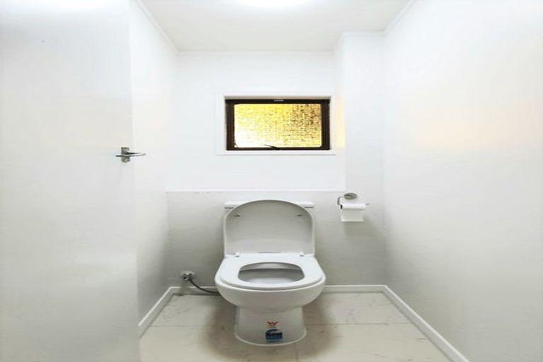 Photo of property in 19 Glen Norman Avenue, Henderson, Auckland, 0610