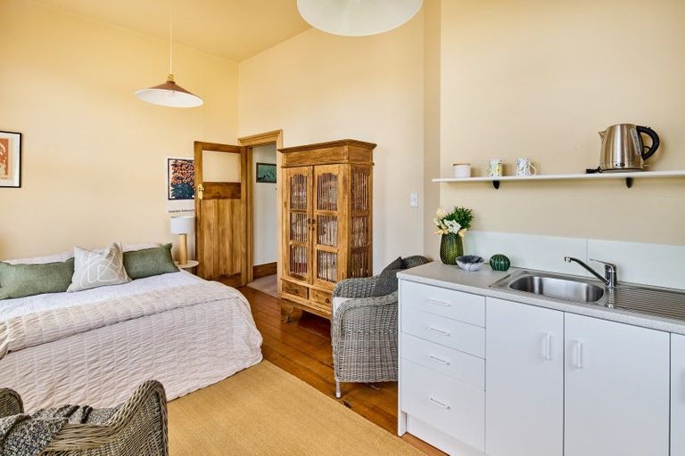 Photo of property in 2 Hay Street, Oriental Bay, Wellington, 6011