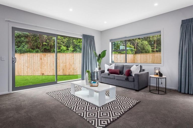 Photo of property in 3a Breakwater Way, Whitby, Porirua, 5024