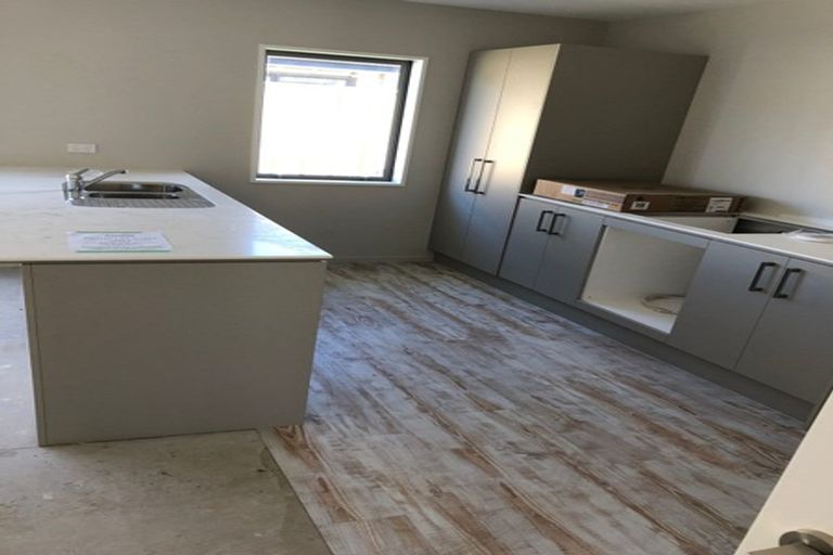 Photo of property in 17 Broadway Parade, Rolleston, 7615