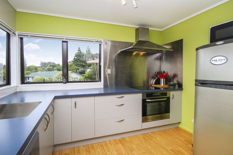 Photo of property in 16 Frosses Place, Massey, Auckland, 0614