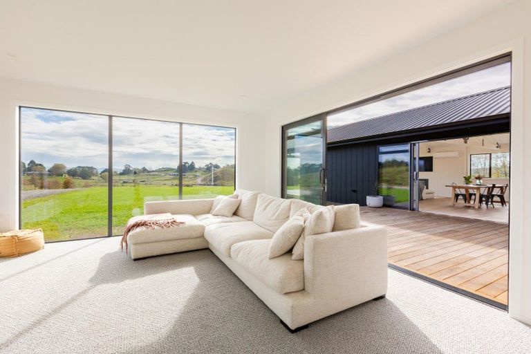 Photo of property in 1 Braehead Road, Otane, 4277