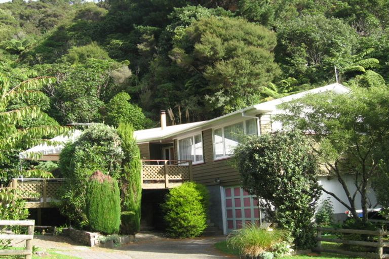 Photo of property in 40 August Street, Stokes Valley, Lower Hutt, 5019