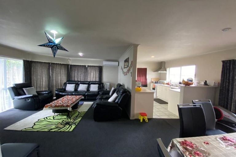 Photo of property in 47c Browns Road, Manurewa, Auckland, 2102