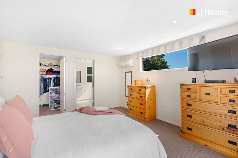 Photo of property in 21a Castle Street, Waihola, Milton, 9073