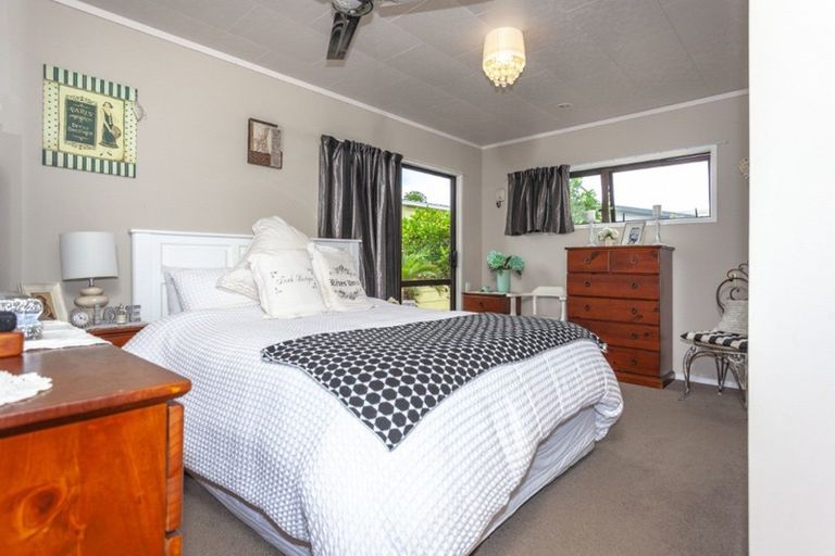 Photo of property in 216 Given Avenue, Whangamata, 3620