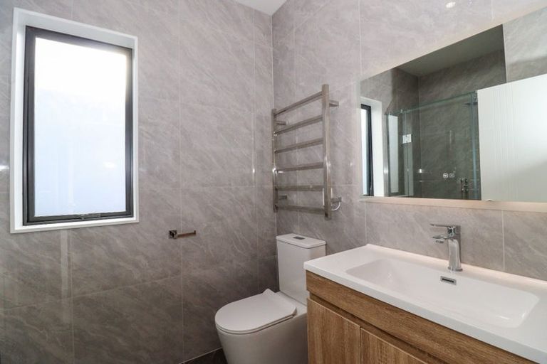 Photo of property in 17 Farranfore Road, Opaheke, Papakura, 2113